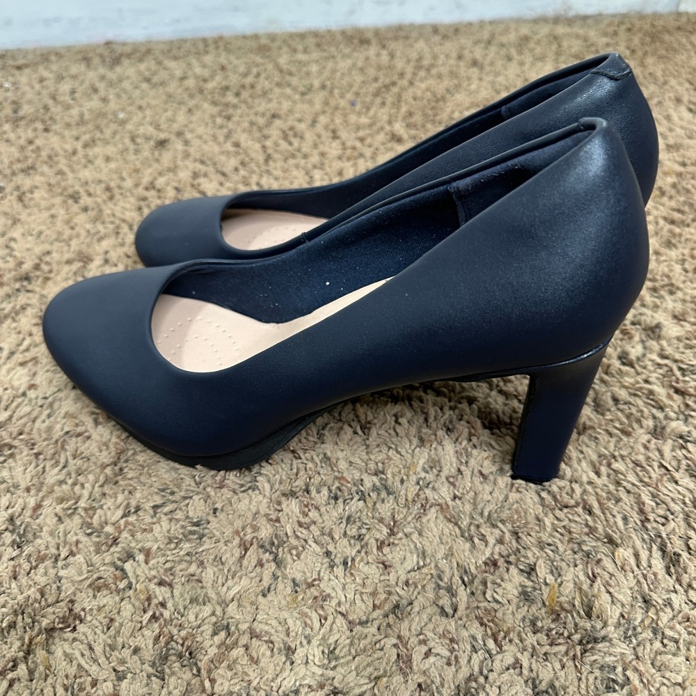 Clarks Collection Navy Blue Round Toe Pumps Ultimate Comfort Heels 3.5 Inch - Picture 4 of 8